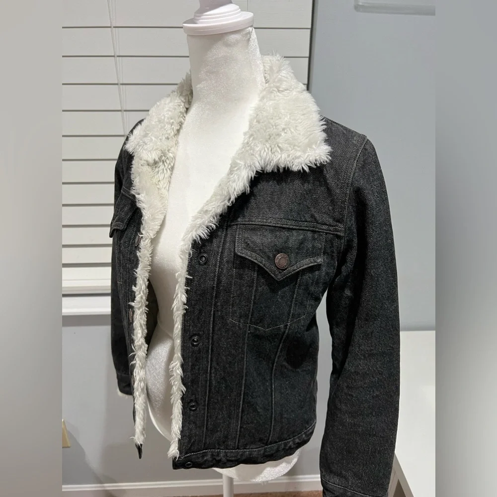 Club Monaco Sherpa Jean Jacket 100%‎ Cotton